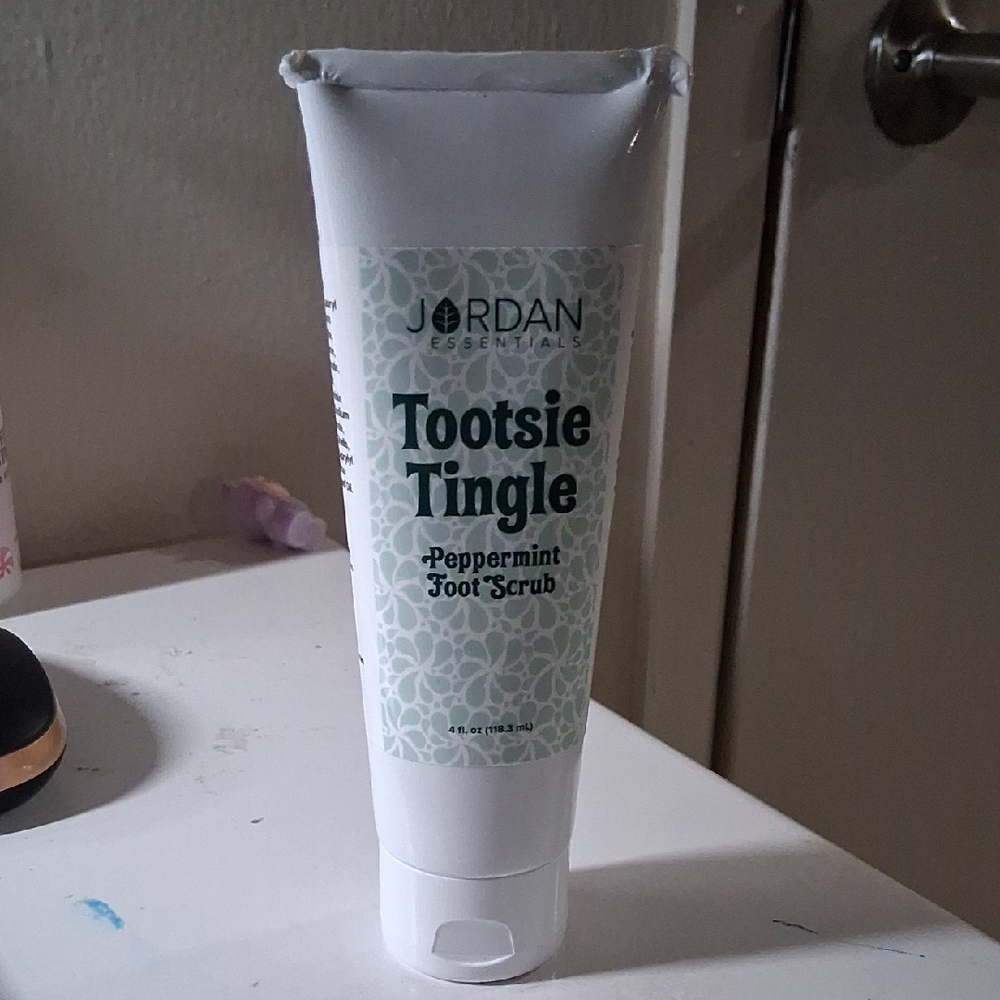 Jordan Essentials -Tootsie Tingle